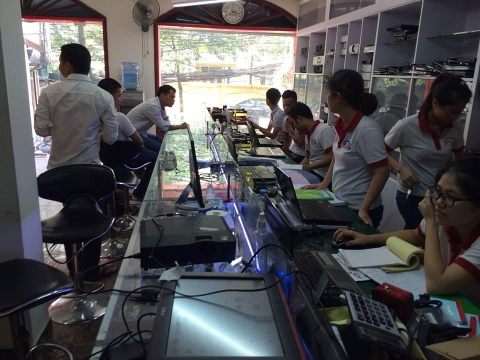 Công ty tuyển thợ sửa chữa laptop đi làm ngay tại Hà Nội