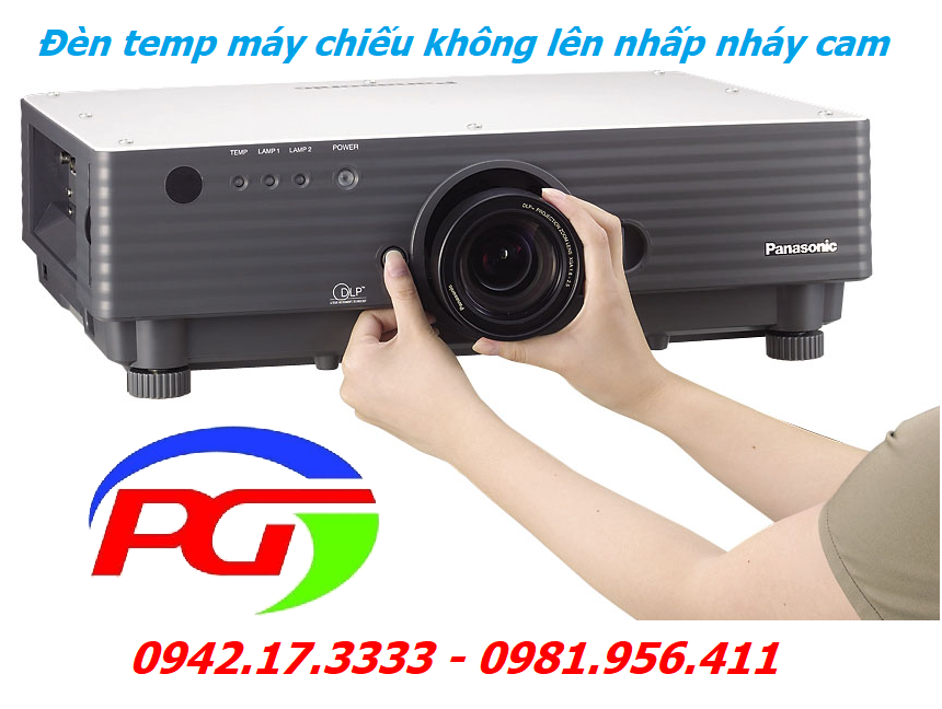 Máy chiếu không khởi động được đèn temp nhấp nháy cam