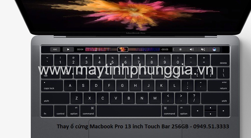 Thay ổ cứng Macbook Pro 13 inch Touch Bar 256GB