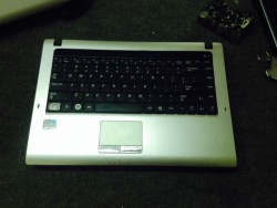 Vỏ máy thay cho laptop Samsung RV408